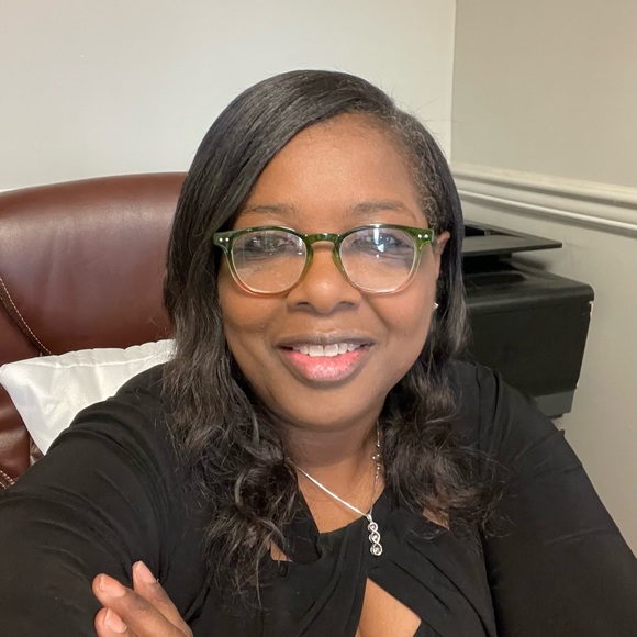 Meet your Posher, Audry - Picture 2 of 2